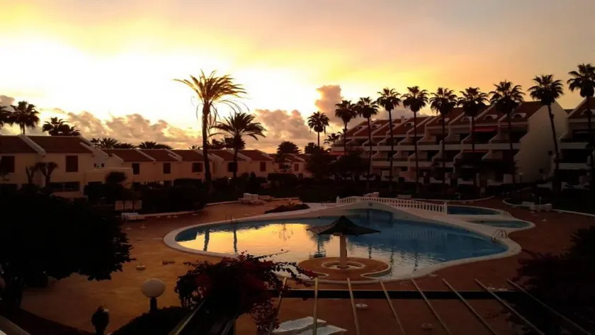 Child-friendly flat with barbeque, terrace & heated pool | Mountain view | Next to the beach | Suitable for remote work | Dogs allowed - Image 1