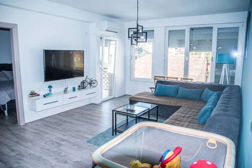L&L Luxury Apartments - Image 1