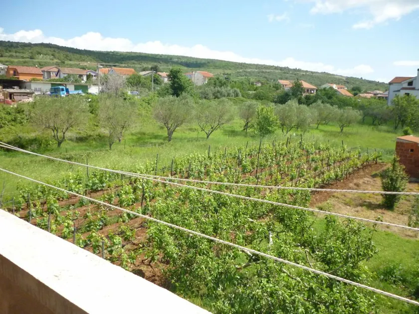 Flat with barbeque & garden | Garden view - Image 1