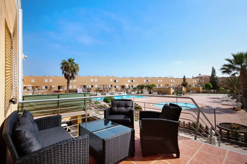 Ferienhaus mit schnellem Internet, Pool und Terrasse | Gartenblick - Image 1