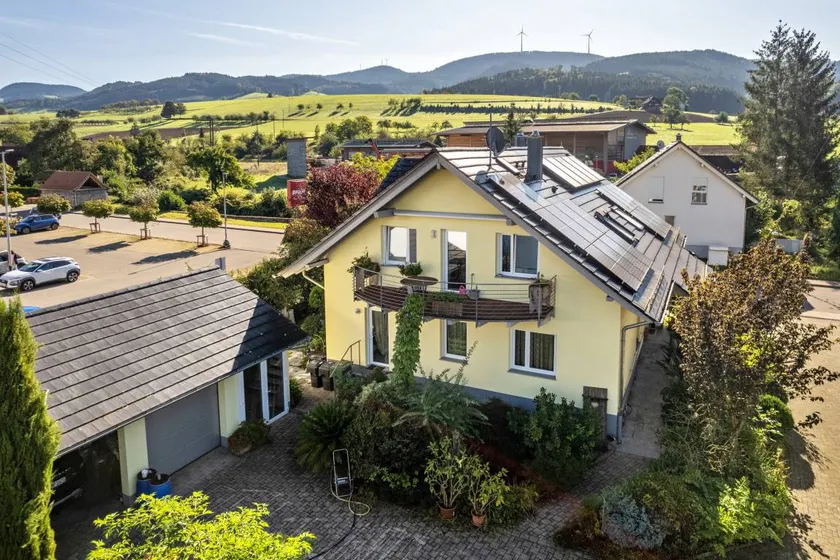 Apartment 'Im Rosengarten' with Mountain View, Private Terrace and Wi-Fi - Image 1