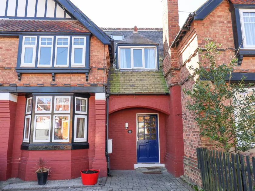 Family-friendly pleasant cottage with garden | Beach view | Pet-friendly - Image 1