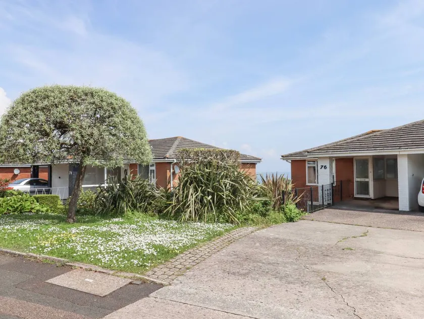 Cottage with garden | Beach view - Image 1