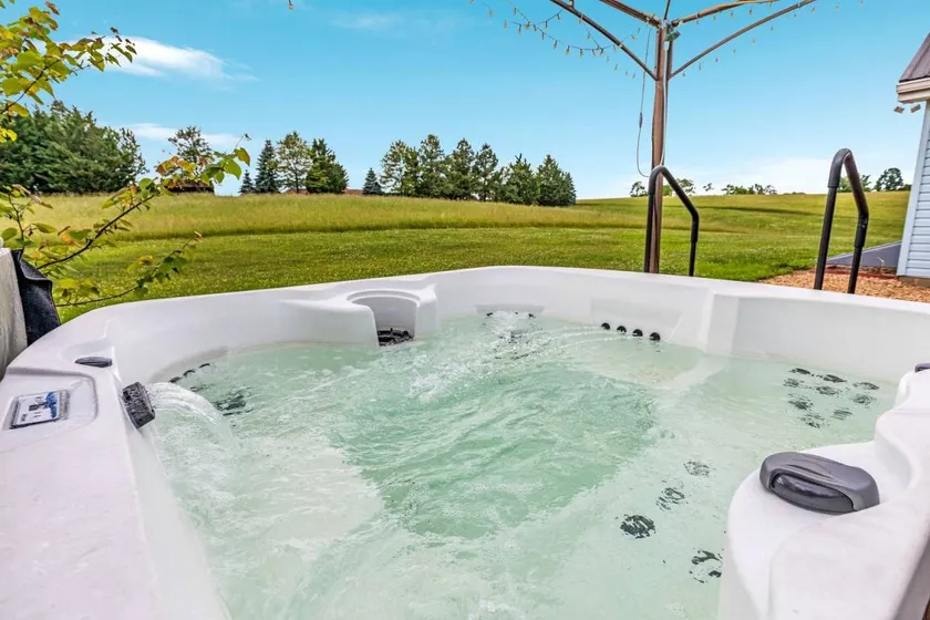 Serene Mountain Cottage with Hot Tub & Pond Views Near Berkeley Springs, West Virginia - Image 1