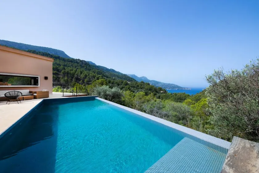 House with terrace & private pool | Sea view - Image 1