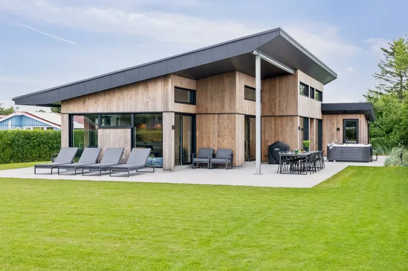 Holiday home with BBQ, sauna & terrace - Image 1