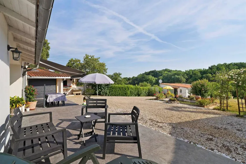 B&B with garden & terrace | Perfect for remote work - Image 1