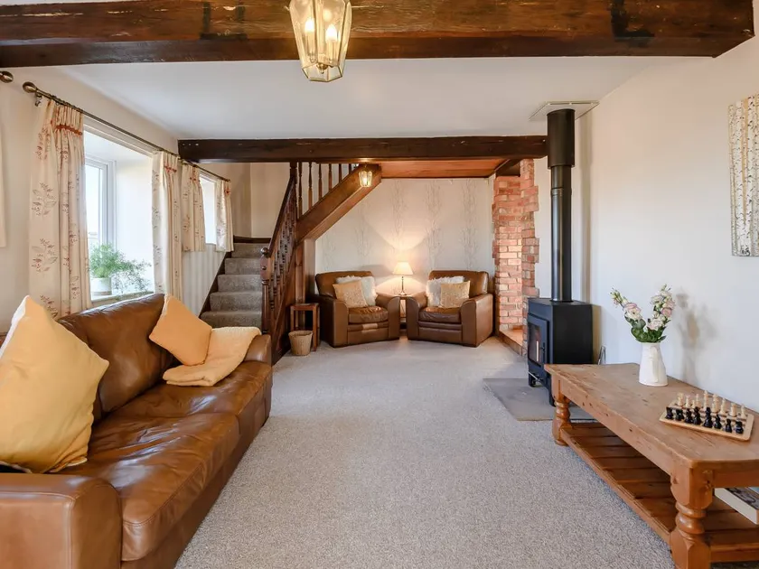 Child-friendly lovely cottage with garden - Image 1