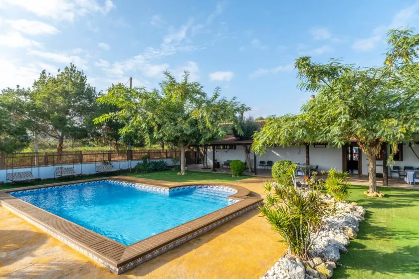 Country House 'Los Caleros' with Lake View, Private Pool and Wi-Fi - Image 1