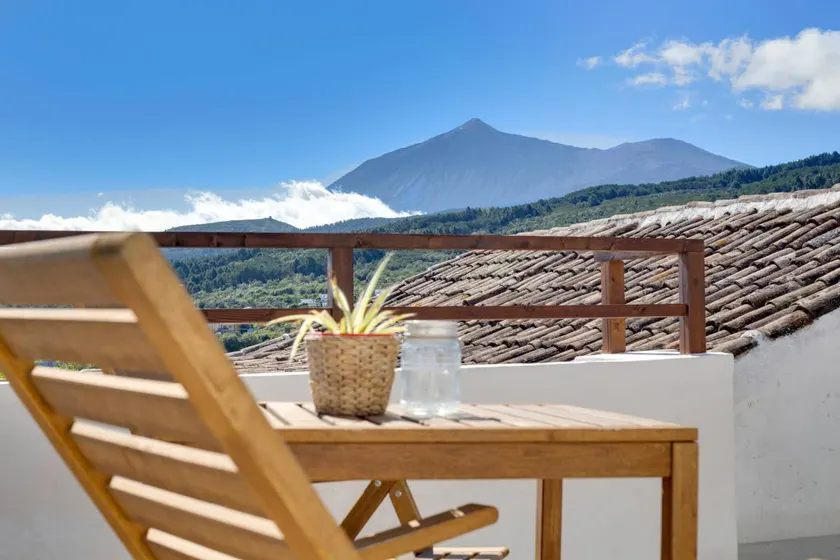 Appartement avec jardin, piscine chauffée et terrasse | Vue montagne | Adapté au travail à distance - Image 1