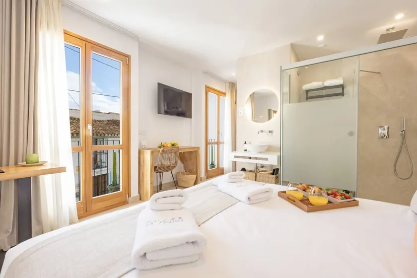 Lovely aparthotel with pool, terrace & garden | City view | Close to the beach | Suitable for remote work - Image 1
