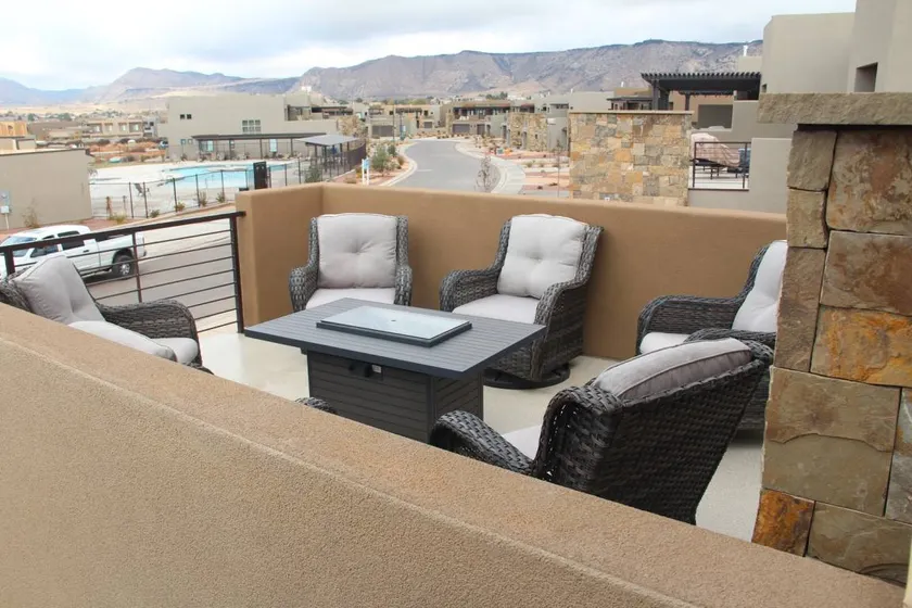 House with terrace & private pool - Image 1