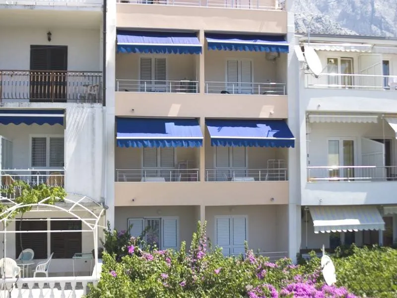 Apartment with garden - Image 1