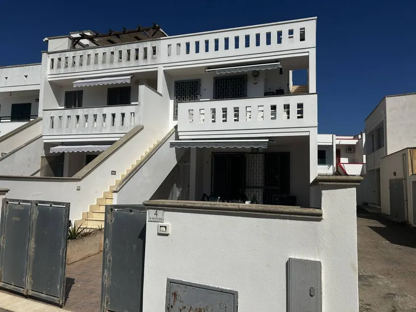 Villa with terrace | City view - Image 1