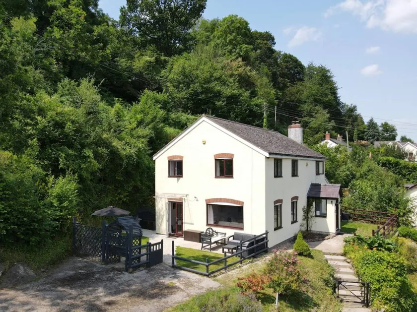 Fully equipped charming cottage with garden | Water view | Pet-friendly - Image 1