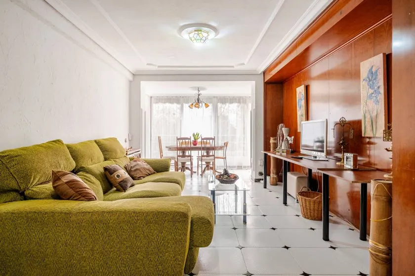 Apartment with terrace | City view - Image 1
