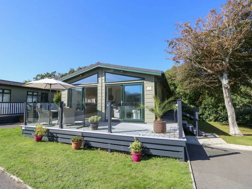 Cottage with garden & pool | Beach view - Image 1