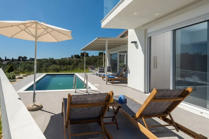 Family-friendly charming villa with garden & private pool | Mountain view - Image 1