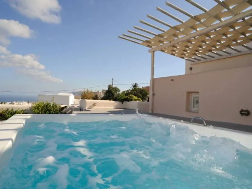 Super Santorini Villa 4 Bedrooms Villa Caldera Cliff Amazing Sea Views - Image 1
