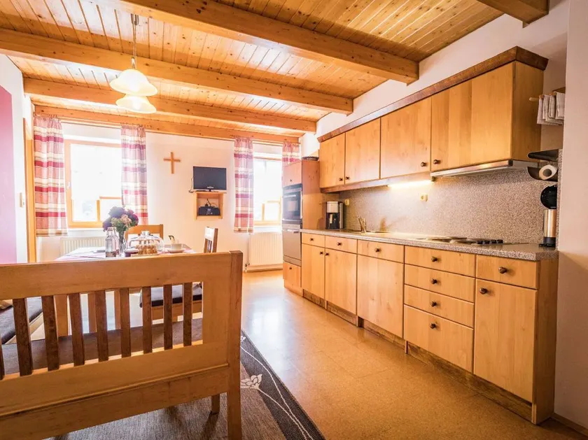 Child-friendly lovely apartment with garden, terrace & pool | Lake view - Image 1