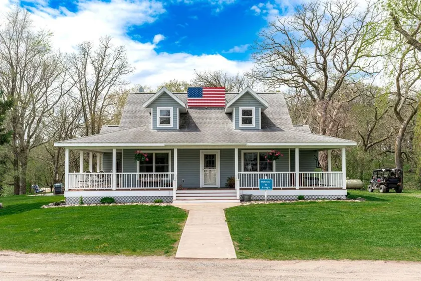 Lakefront Cottage Fully Equipped with Excellent Location in Saint Croix Falls, Wisconsin - Image 1