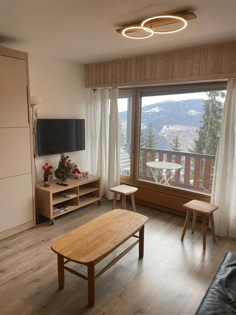 Holiday apartment with private pool & sauna | Mountain view - Image 1