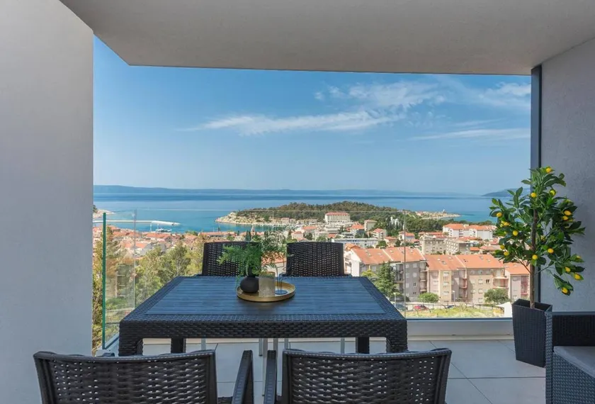 Fully equipped pleasant apartment with fast internet | Sea view - Image 1