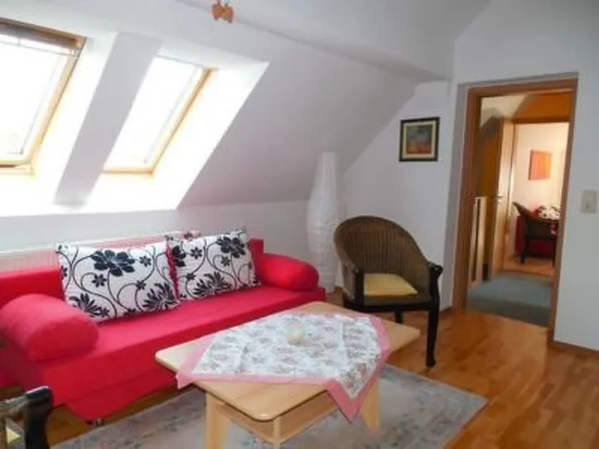 Holiday apartment with garden, barbeque & terrace - Image 1