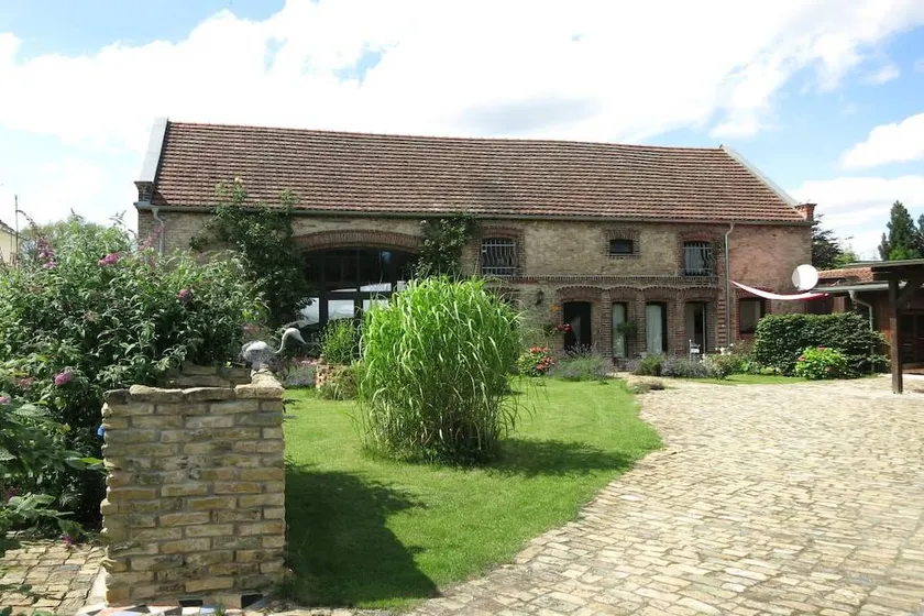 House with terrace & barbecue - Image 1