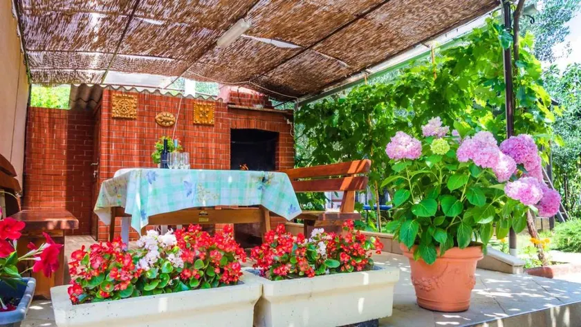 Voll ausgestattetes Ferienhaus mit Grill, Terrasse und Garten - Image 1