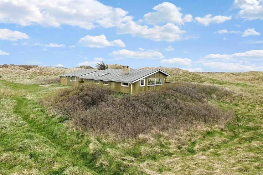 Fully equipped holiday home with barbecue & terrace | Close to the beach - Image 1