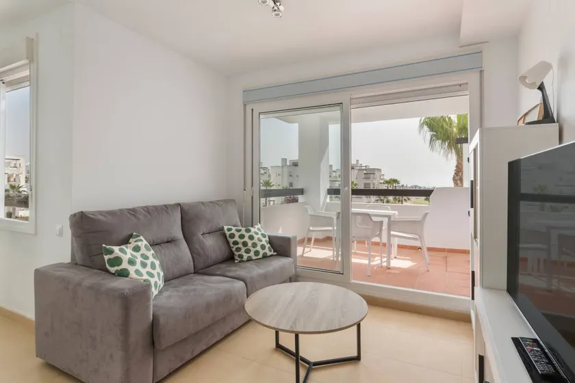 Apartamento con piscina y terraza - Image 1