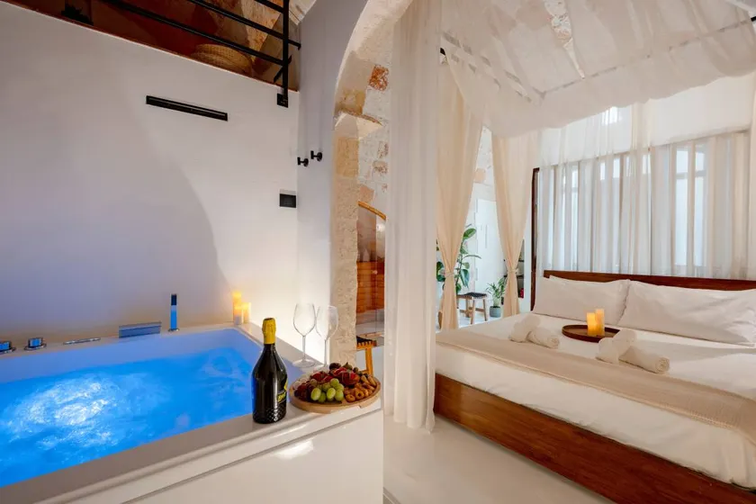Lovely B&B with fast internet, sauna & heated pool | Sea view - Image 1