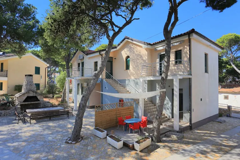 Wonderful private room with BBQ | Next to the beach | Pets allowed - Image 1