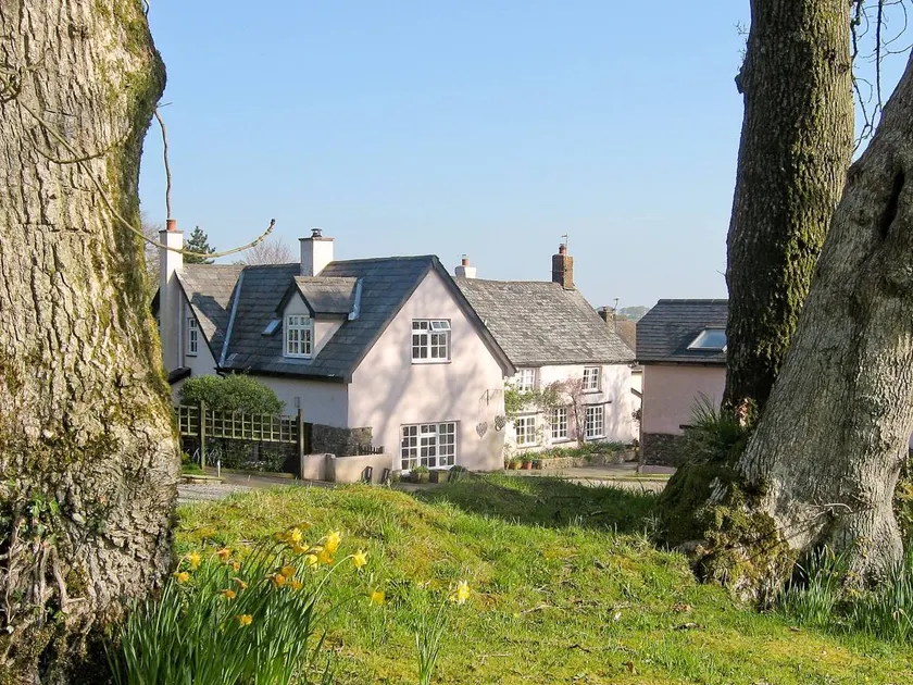 Family-friendly cottage with garden & barbeque | Dogs allowed - Image 1