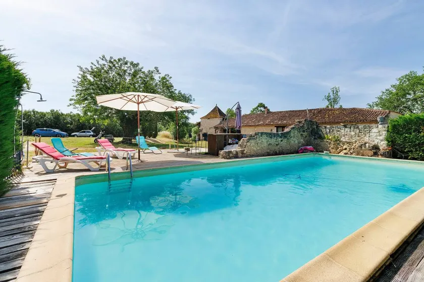 Fully equipped holiday home with garden, pool & terrace | Lake view | Suitable for remote work - Image 1