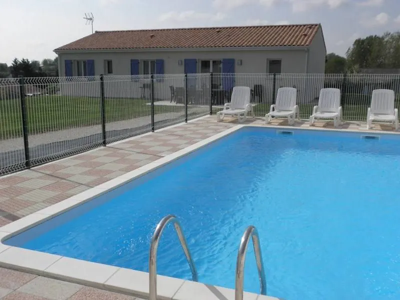 House with jacuzzi, private pool & terrace | Garden view - Image 1
