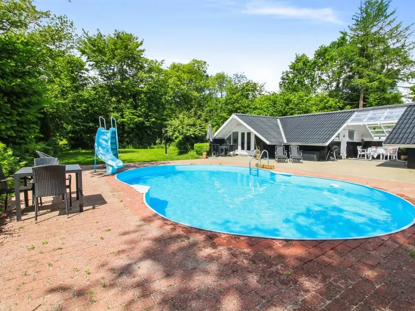 Familienfreundliches schönes Ferienhaus mit Pool, Grill und Terrasse | Hunde erlaubt - Image 1