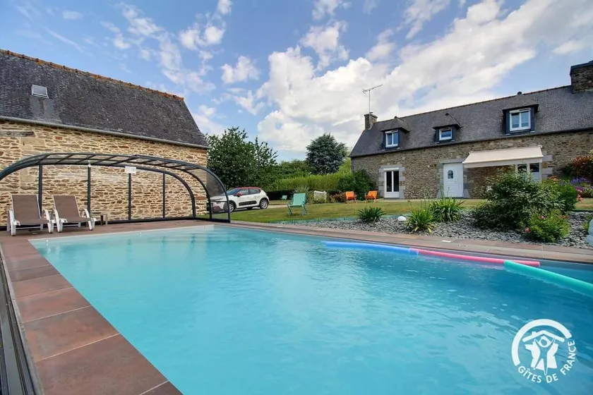 Gite with terrace, pool & garden - Image 1