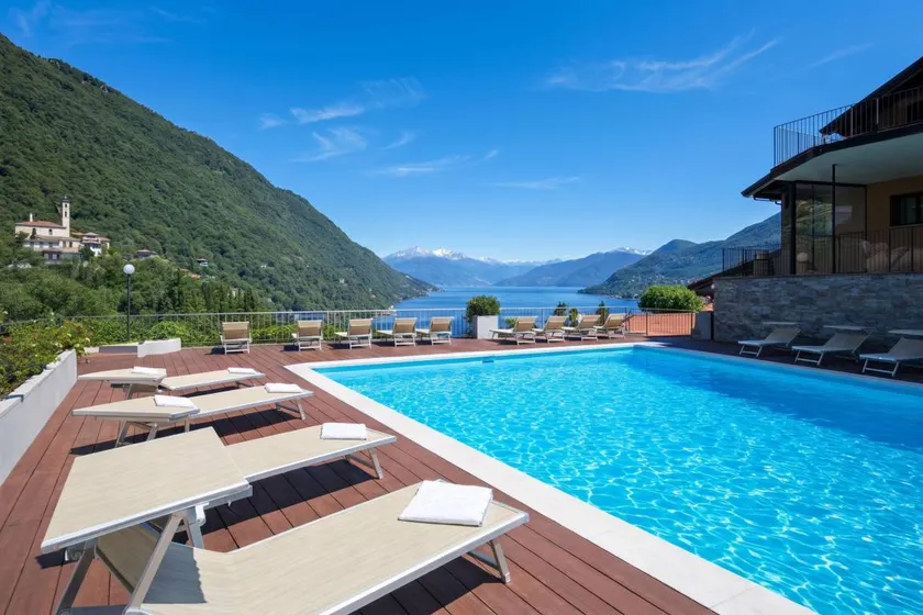 Child-friendly lovely apartment with terrace & pool | Water view - Image 1