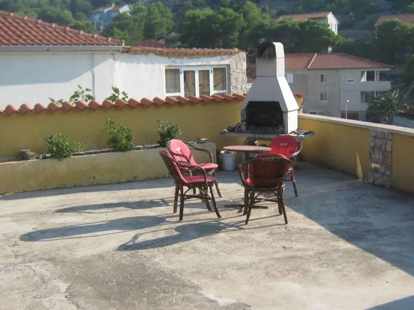Beautiful flat with barbecue & terrace | Sea view | Pets allowed - Image 1