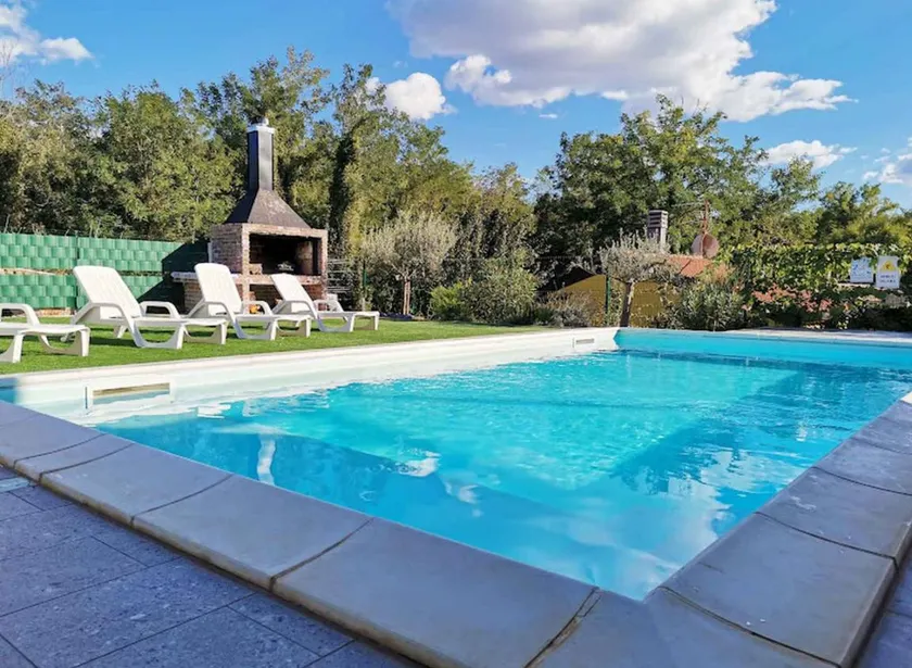 Fully equipped spacious house with private pool, terrace & garden - Image 1
