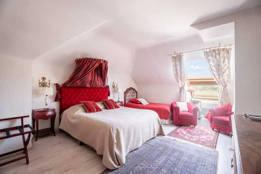 Beautiful bed & breakfast with garden, terrace & pool - Image 1