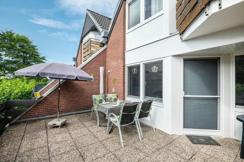 Apartment 'Vinnenhus' with Private Terrace and Wi-Fi - Image 1