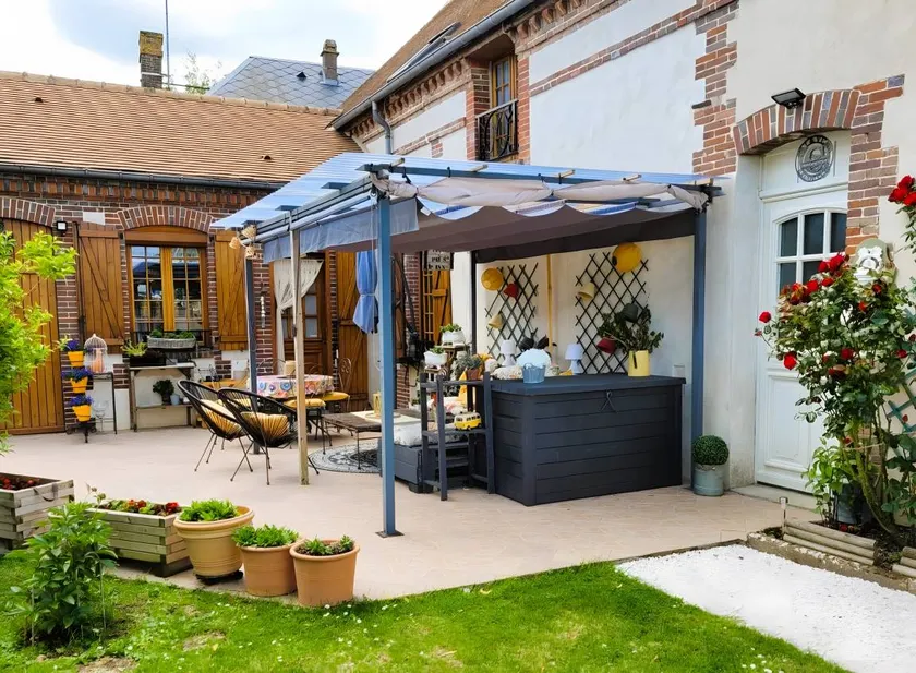 Bed and breakfast with barbeque, terrace & garden | Garden view - Image 1