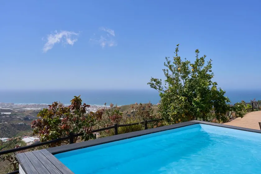 Fully equipped villa with BBQ, terrace & garden | Sea view | Good for workation - Image 1