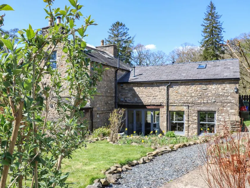 Family-oriented cottage with garden | Pet-friendly - Image 1