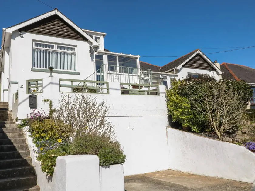 Child-friendly pleasant cottage with garden | Beach view - Image 1