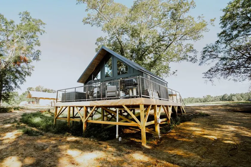 Cozy Modern Cabin with Deck and Hot Tub in Cedar Bluff, Alabama - Image 1