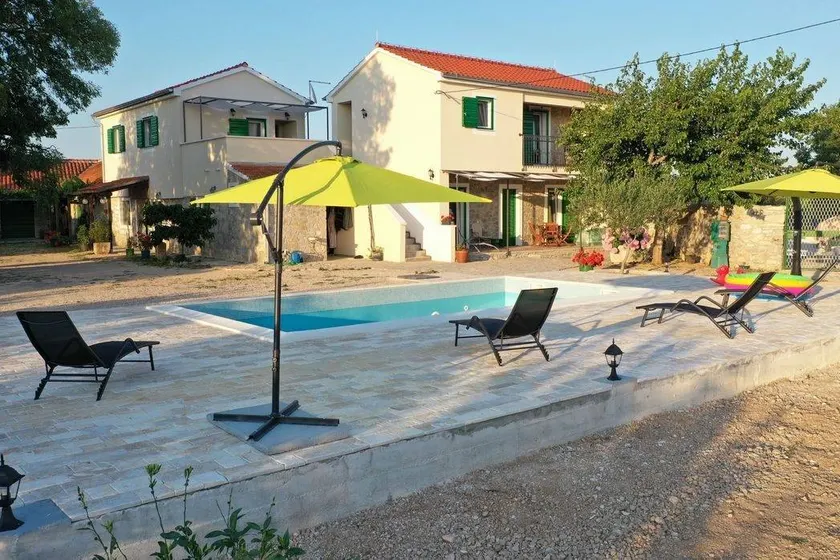 Rooms with a swimming pool Pirovac, Sibenik - 25538 - Image 1